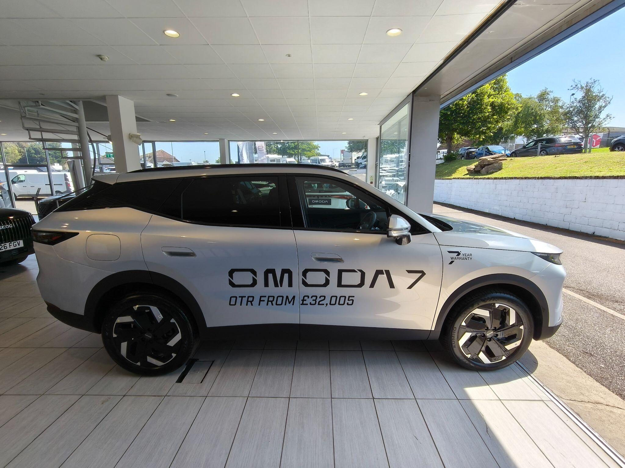 Large vehicle image